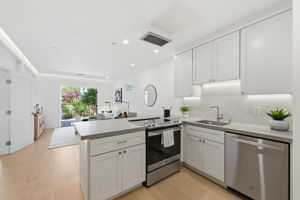 014_F8_136 Parnassus Ave