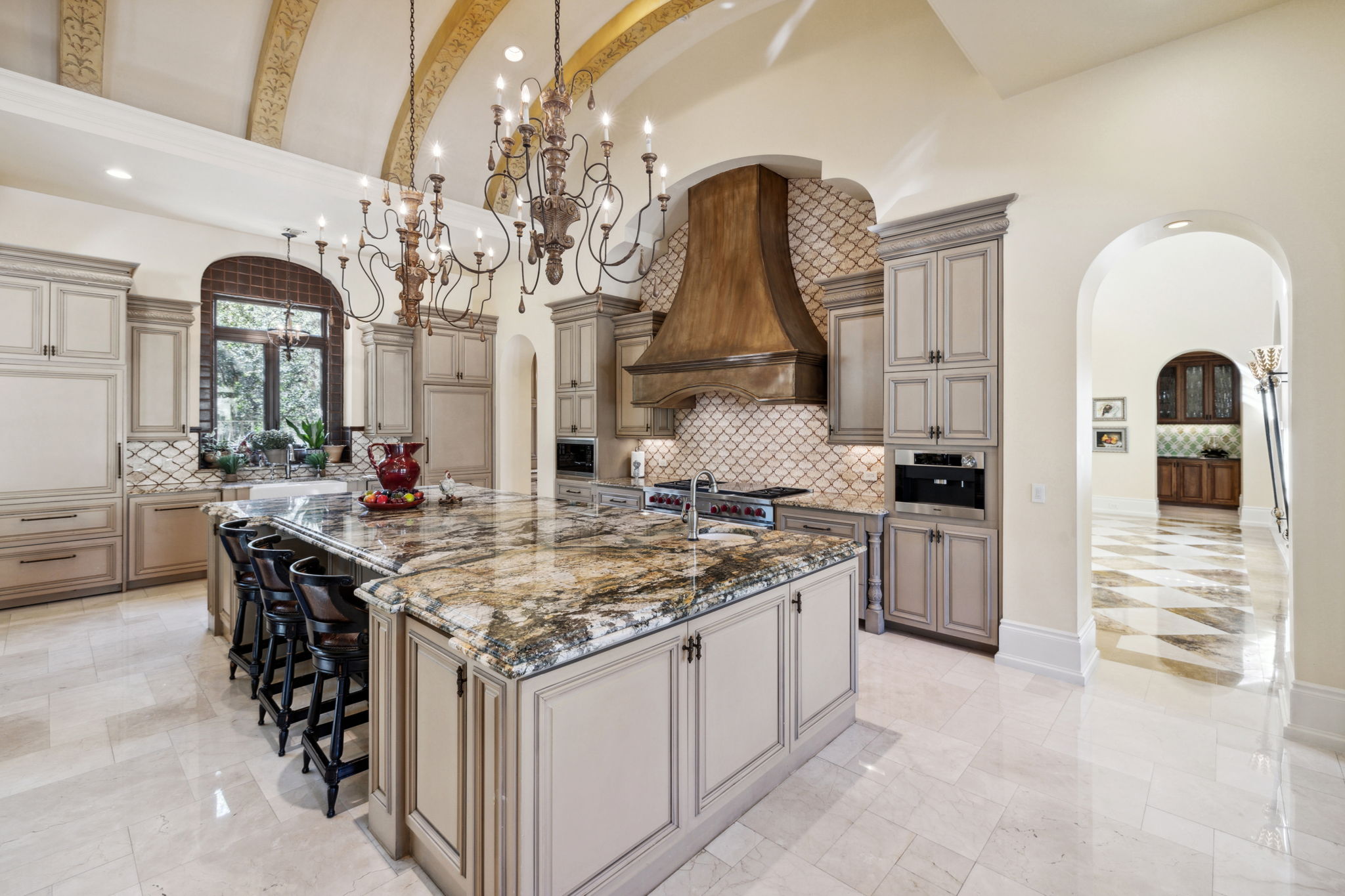 Kitchen/Breakfast Bar