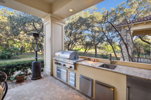 Outdoor Kitchen