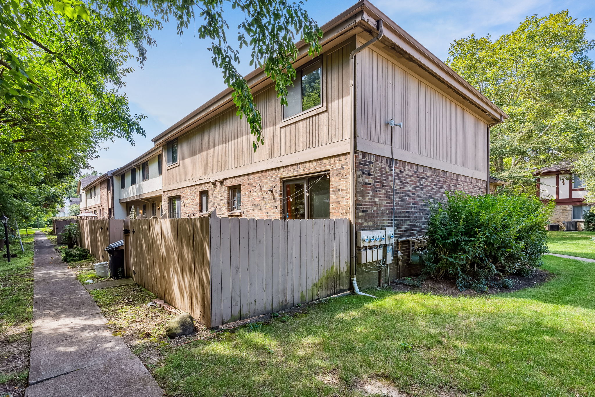 136 Stornoway Dr E, Columbus, OH 43213 New Horizon Media Group