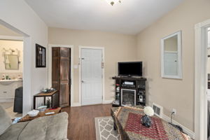  Photo 12