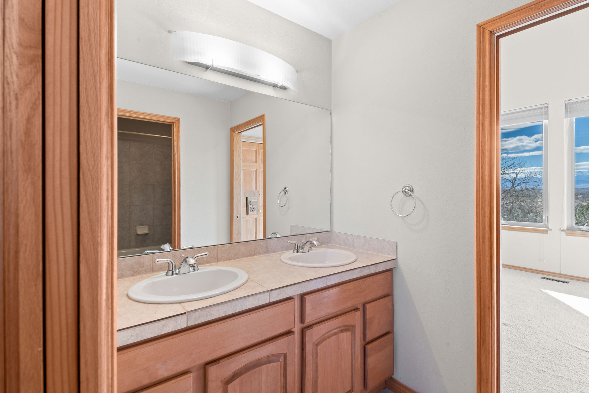 Shared Bathroom with access to both Bedrooms