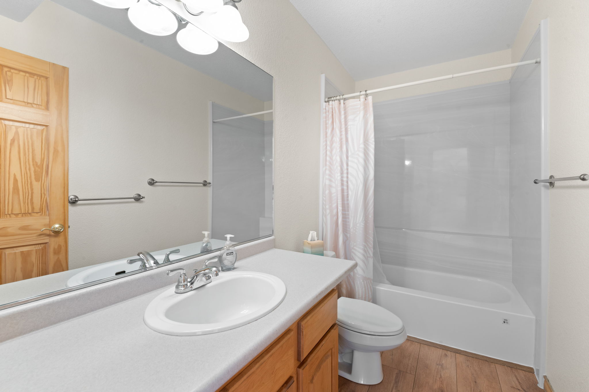 Lower Level Full Bath