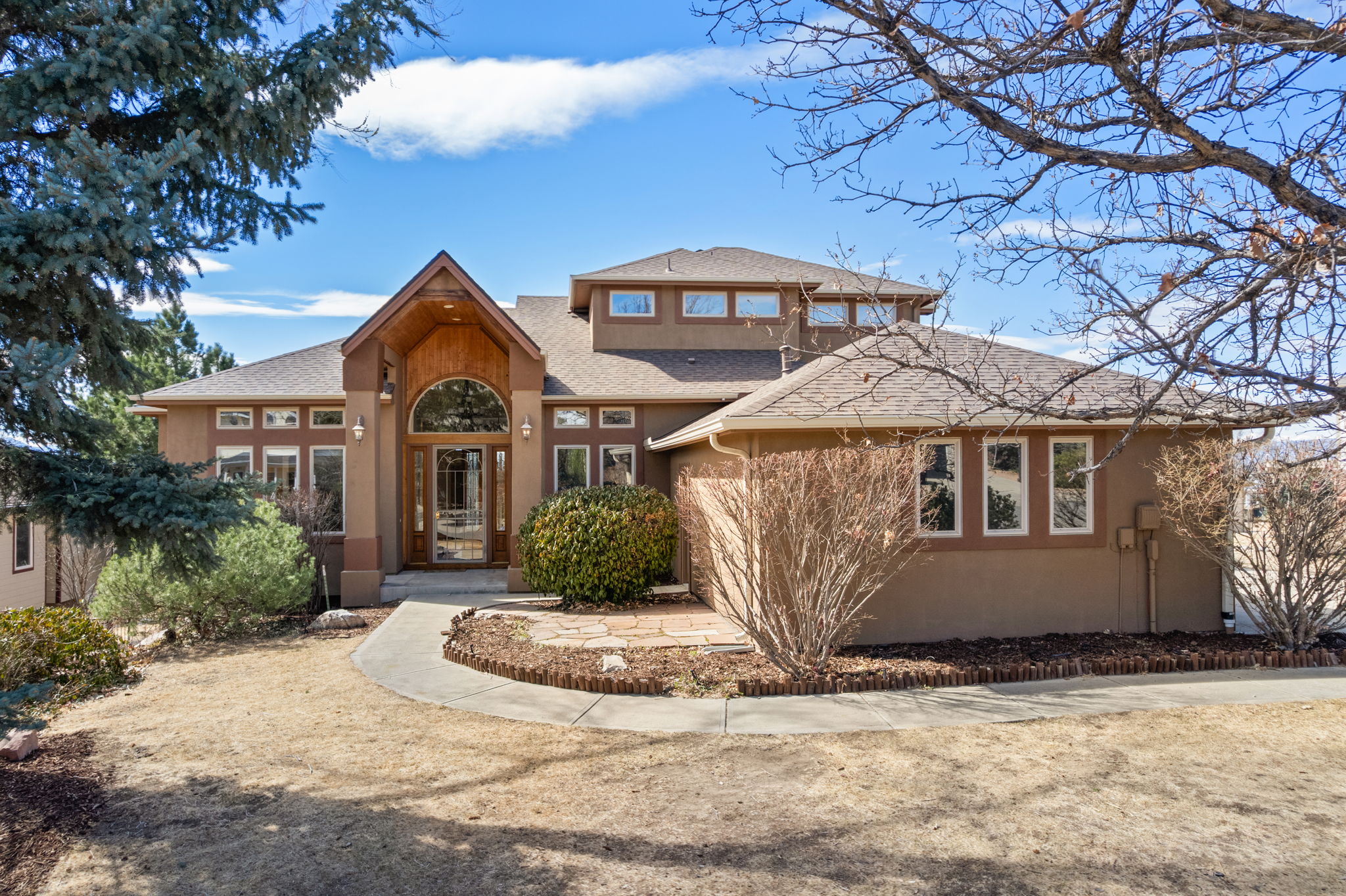 Custom built home on large lot with mountain view