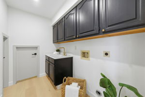 032_F8_1360 Trinity Dr