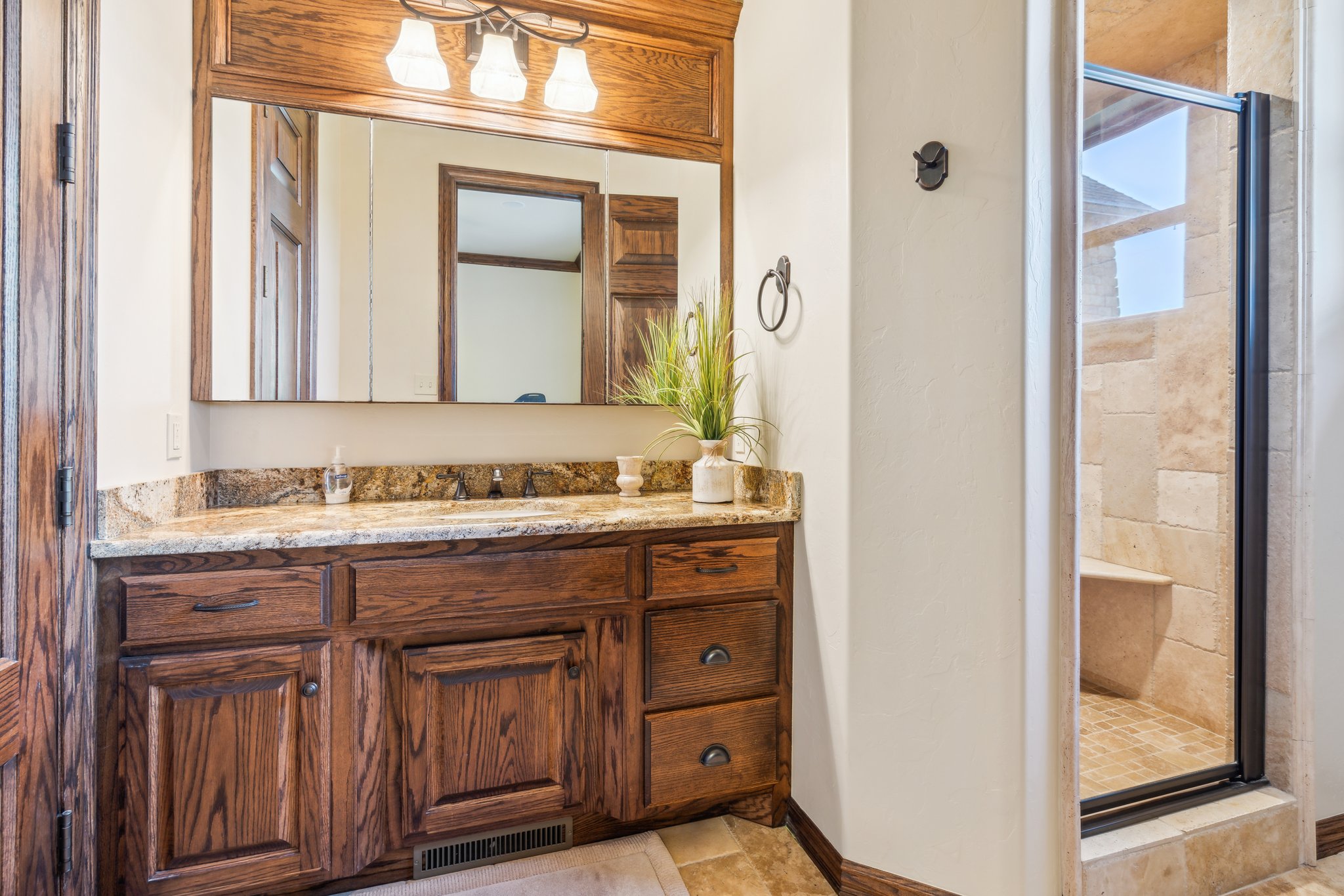 13600 W Britton Rd_047.jpg