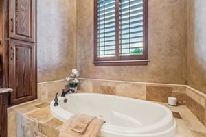 13600 W Britton Rd_036.jpg