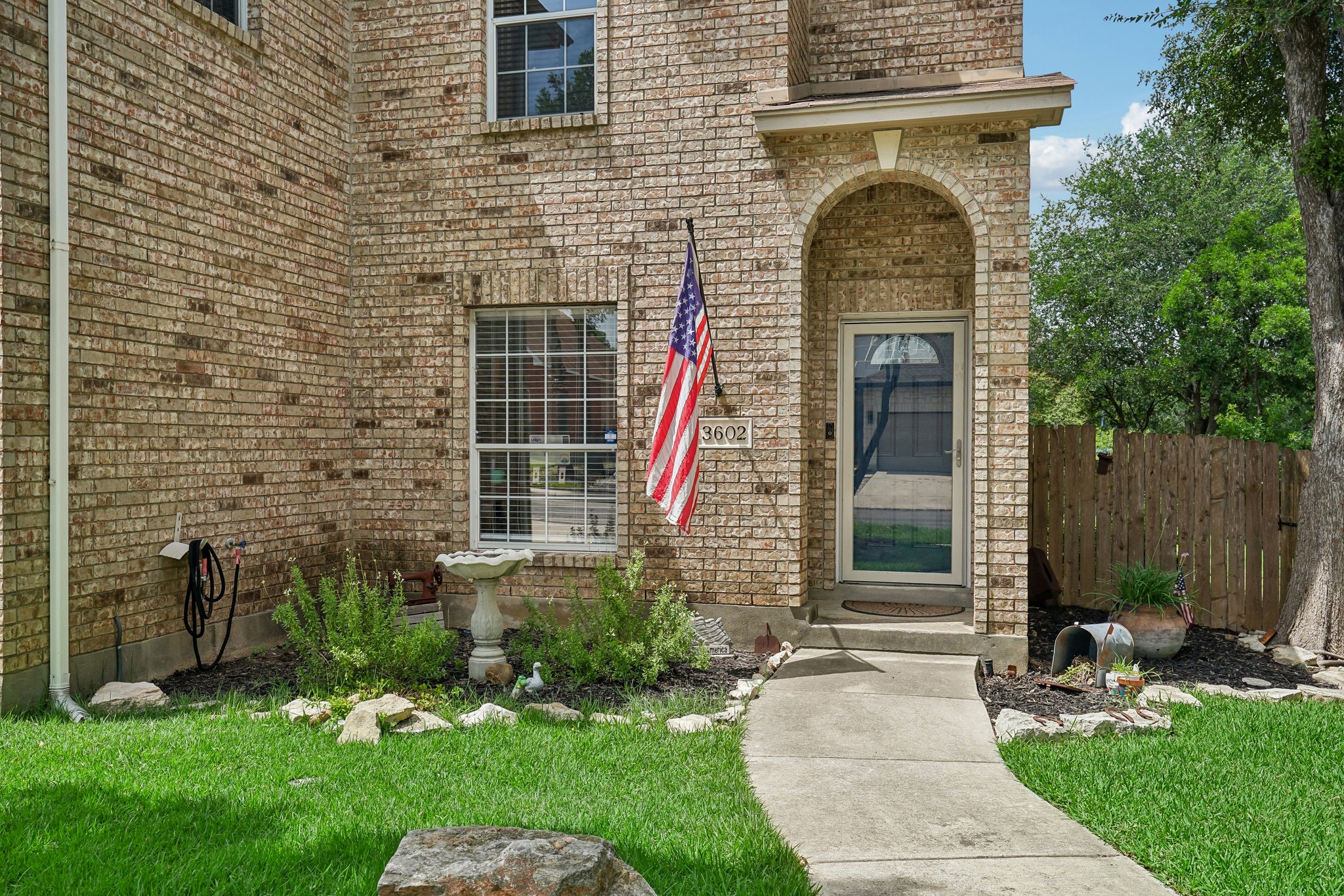 Mason Crest Dr-S2707-003.jpg