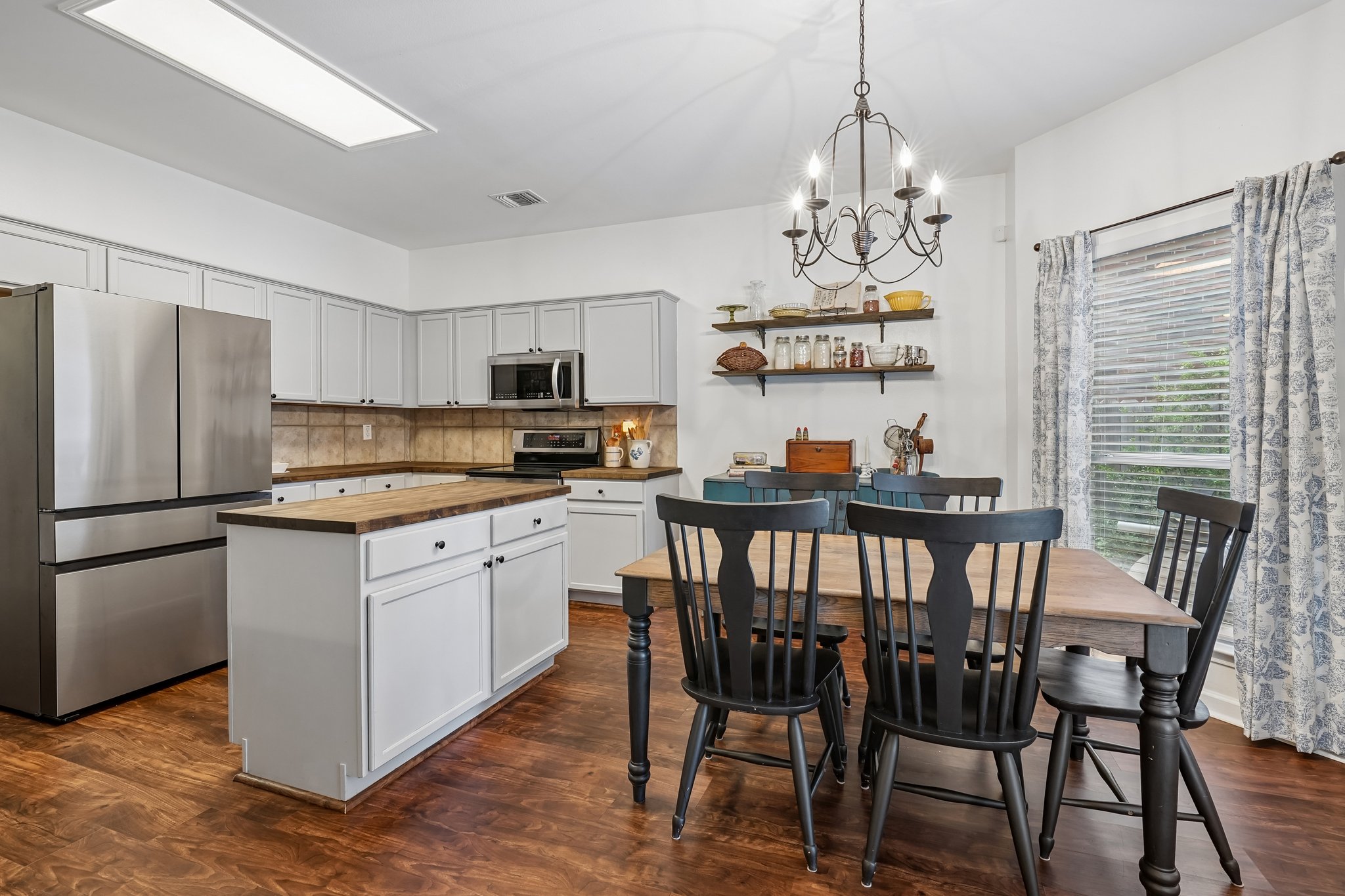Mason Crest Dr-S2707-012.jpg