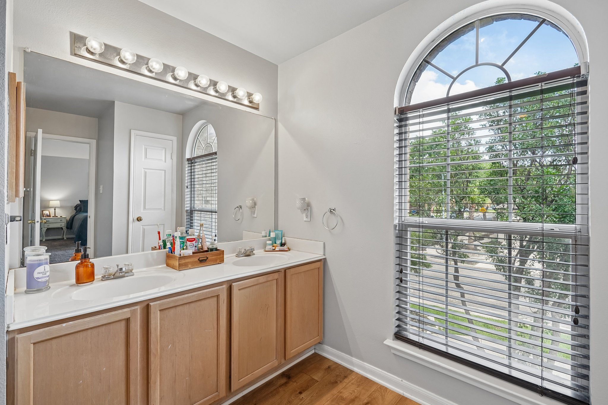 Mason Crest Dr-S2707-035.jpg