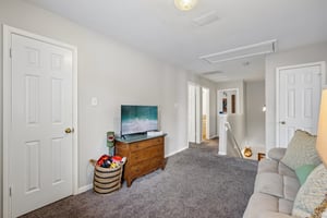 Mason Crest Dr-S2707-023.jpg