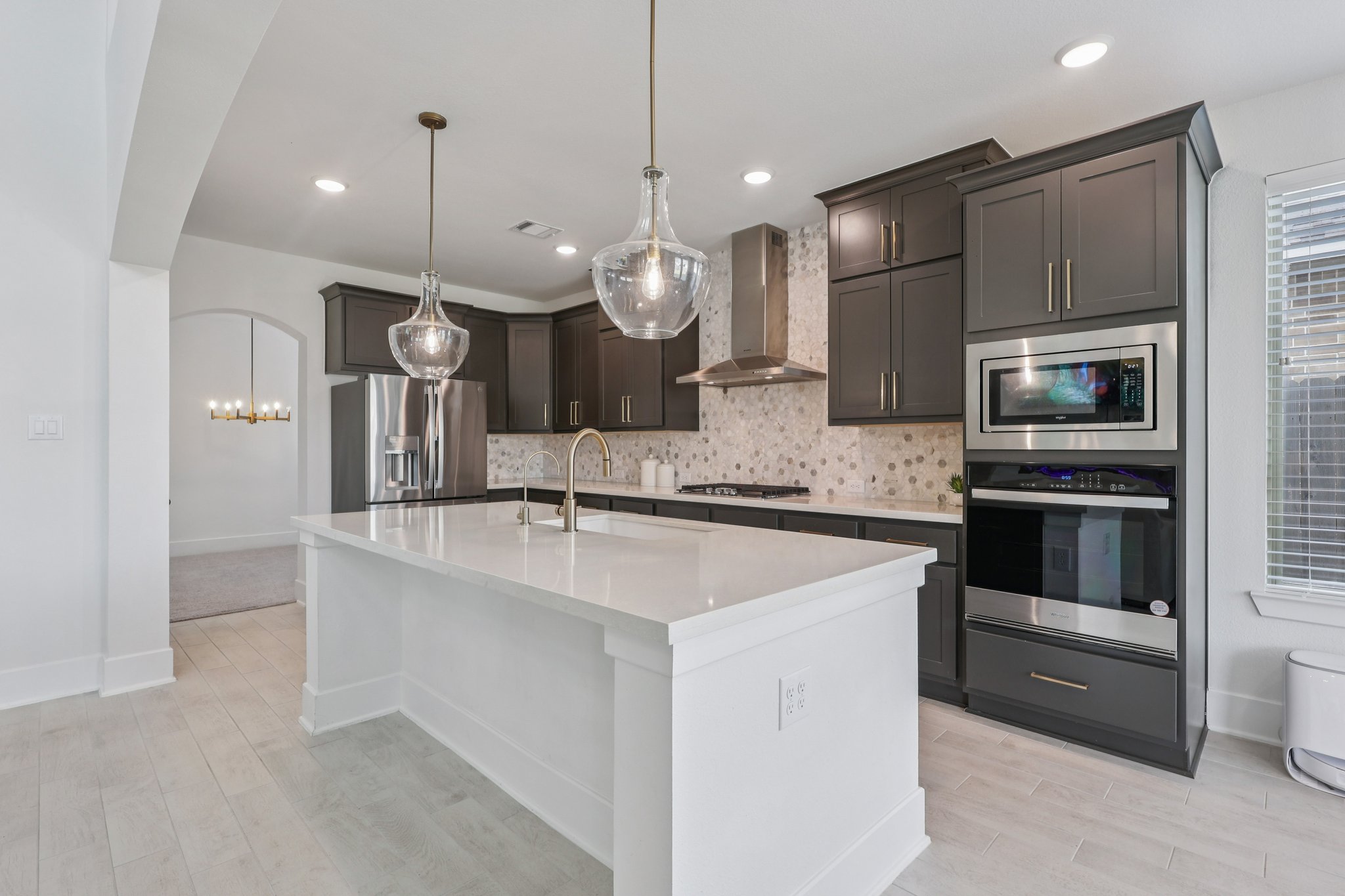 Sabine Lake Dr-S1811-009.jpg