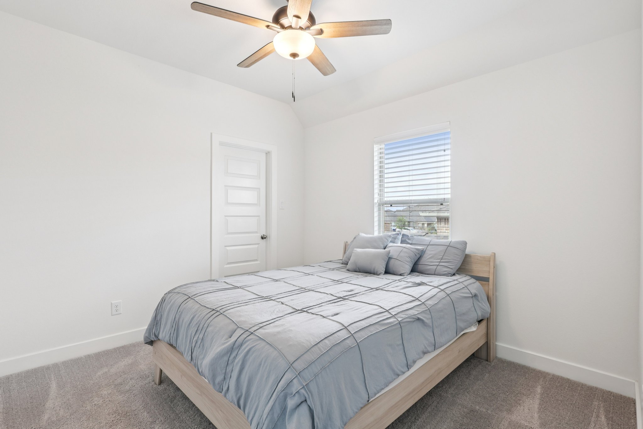 Sabine Lake Dr-S1811-025.jpg