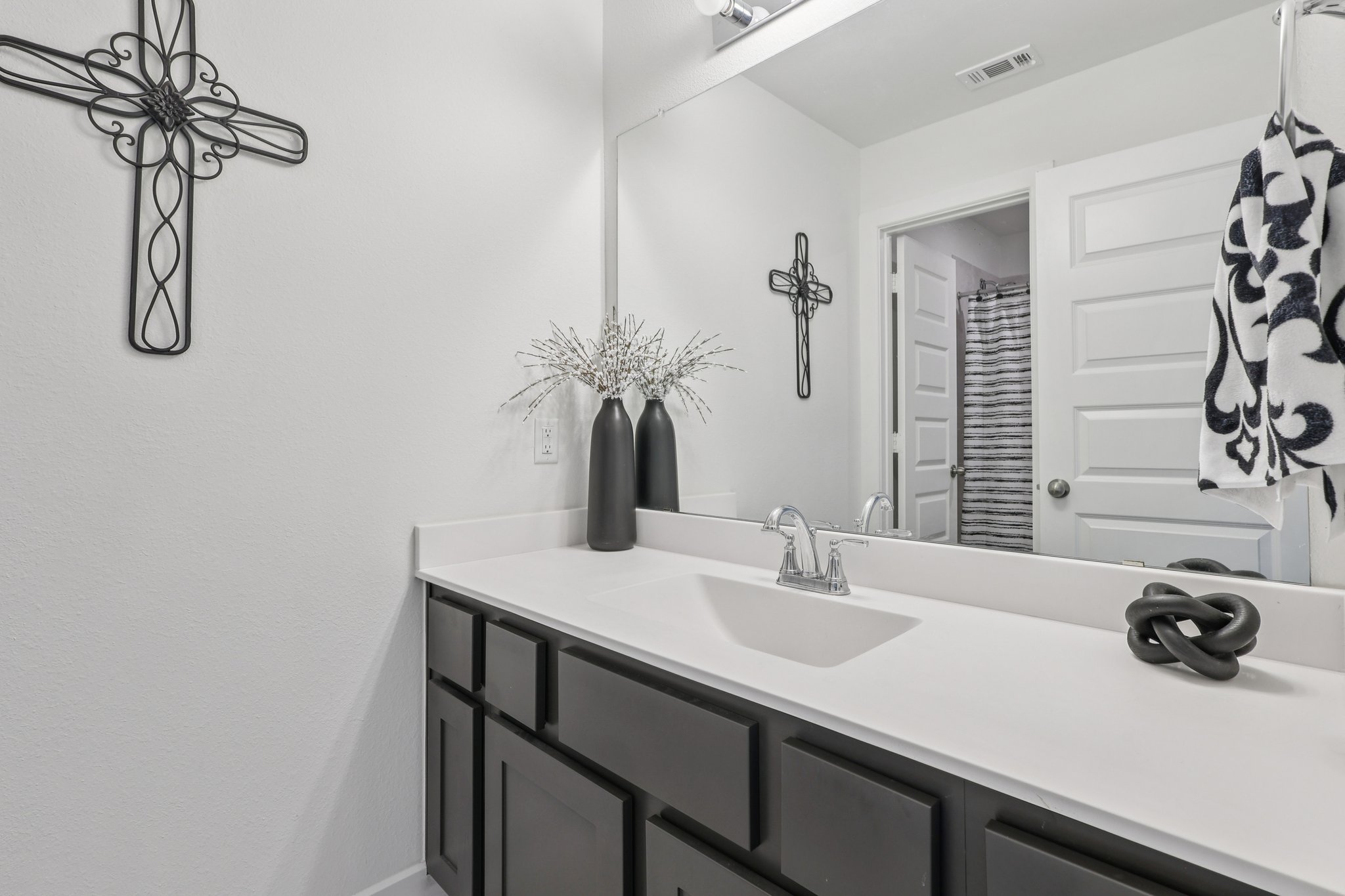 Sabine Lake Dr-S1811-028.jpg