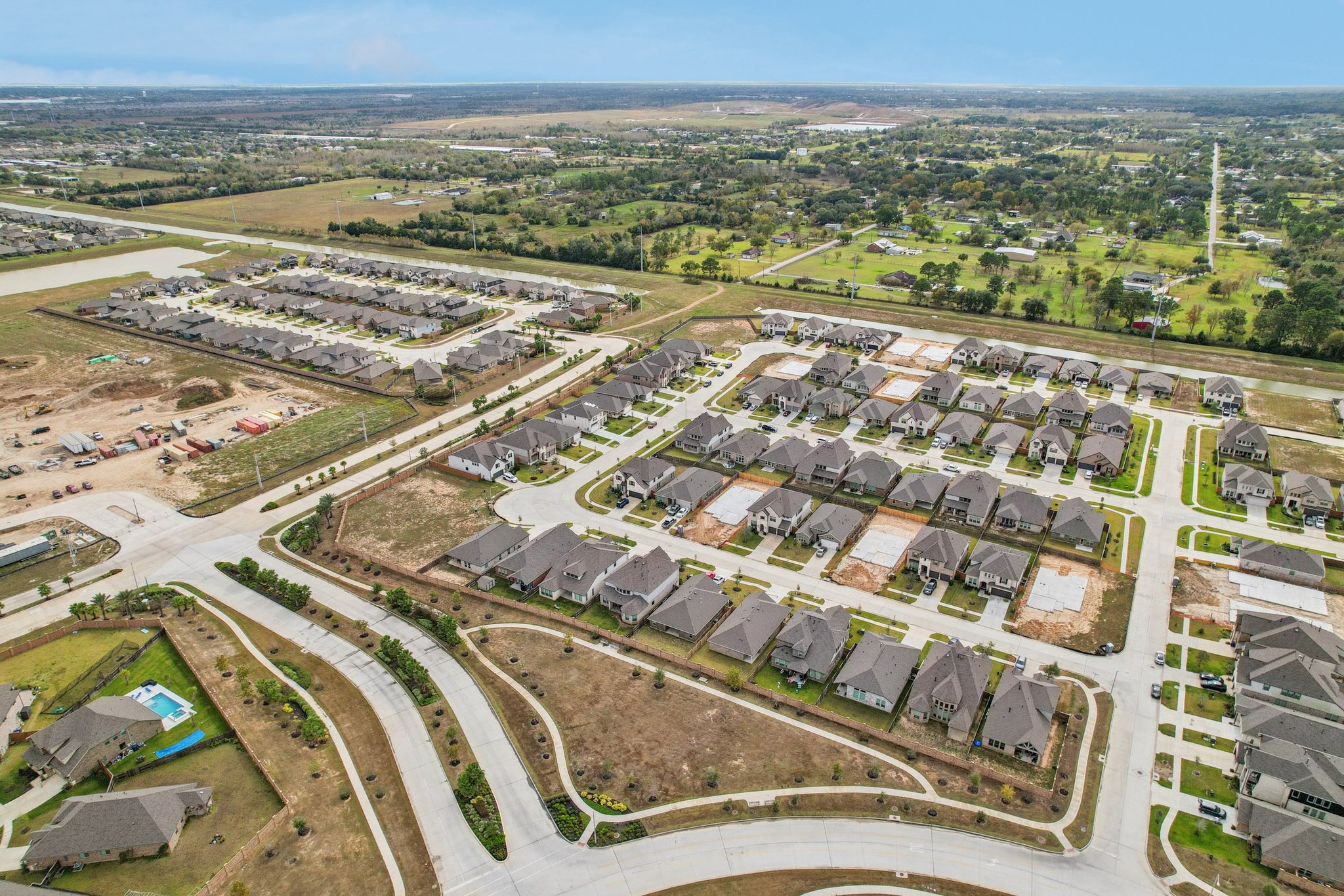 Sabine Lake Dr-S1811-041.jpg