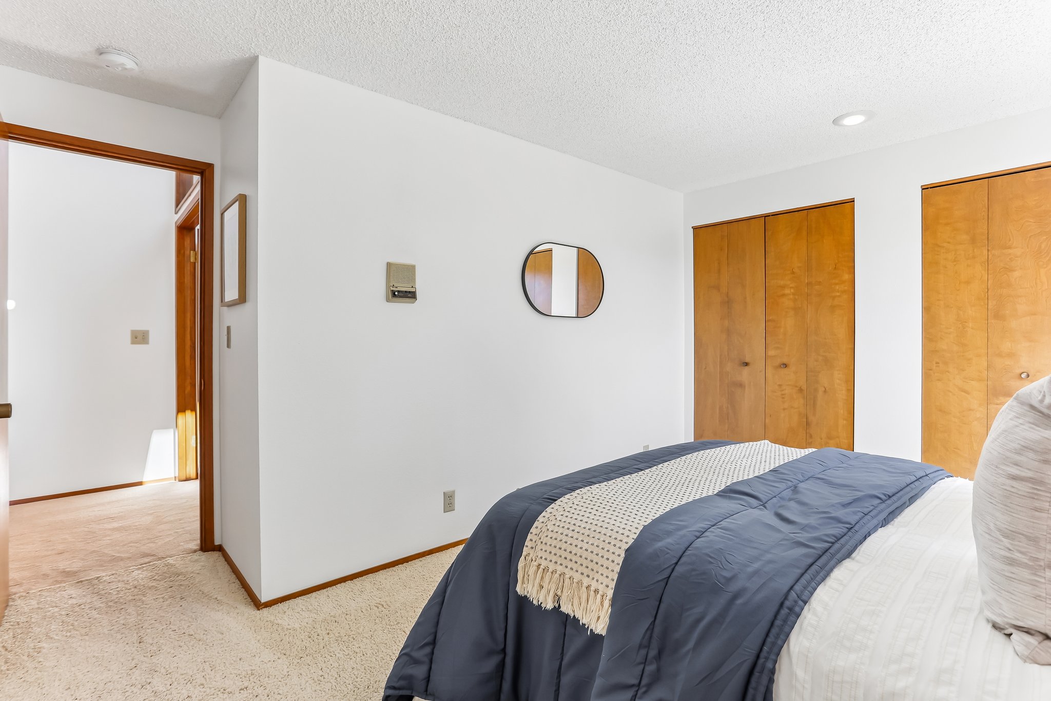 SE 1st St-S1208-016.jpg