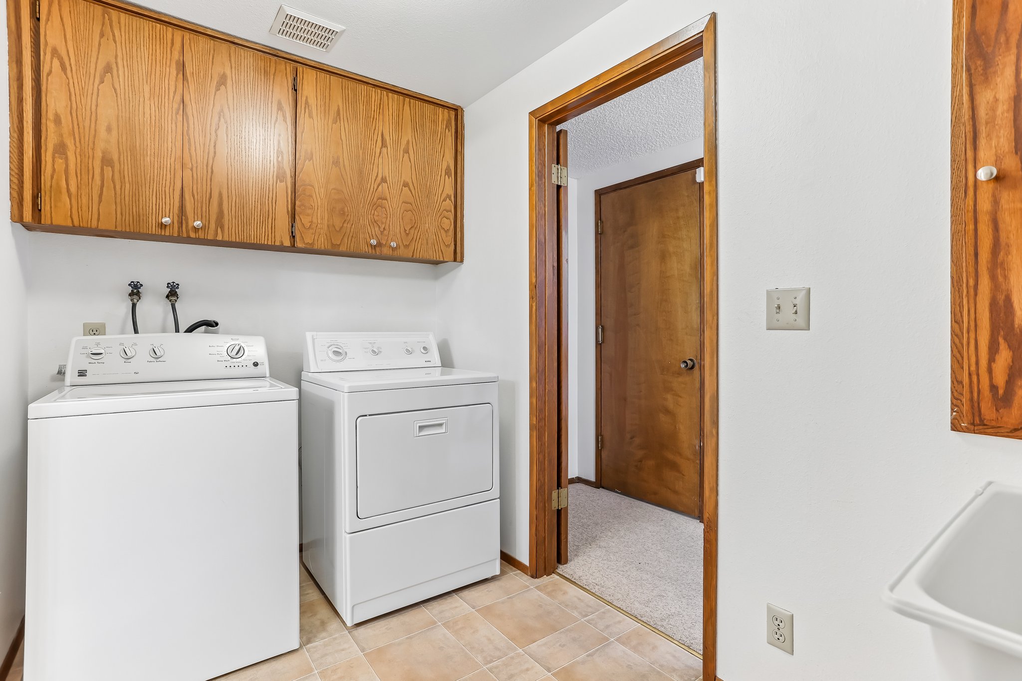SE 1st St-S1208-039.jpg