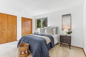 SE 1st St-S1208-014.jpg