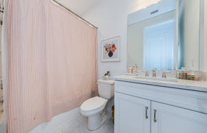 Upper Level Bathroom 4a