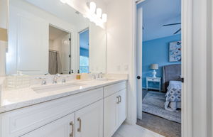 Upper Level Jack and Jill Bathroom 3b