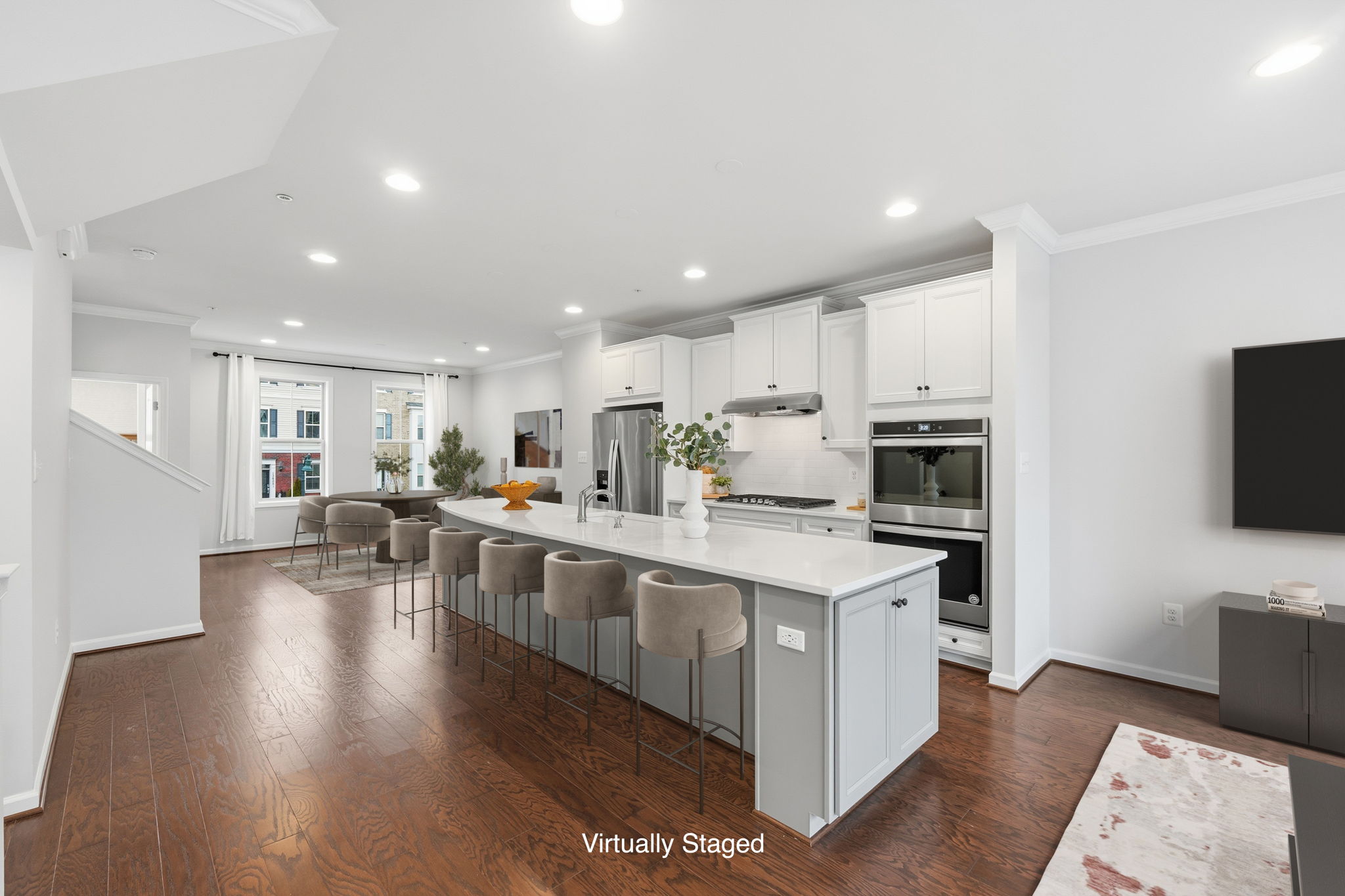Gourmet Chef's Kitchen with Expansive Center Island
