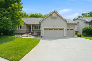  Photo 0