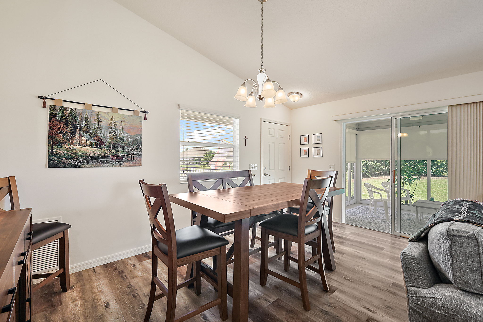 Foyer/Dining Room