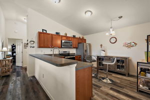 Kitchen/Breakfast Bar