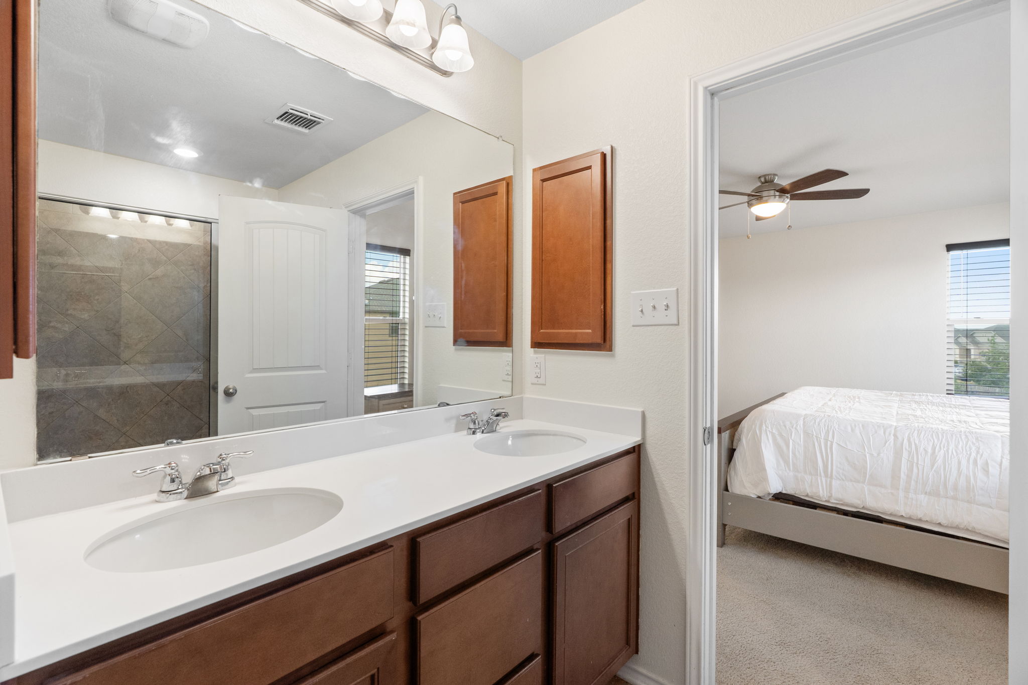 Dual vanity