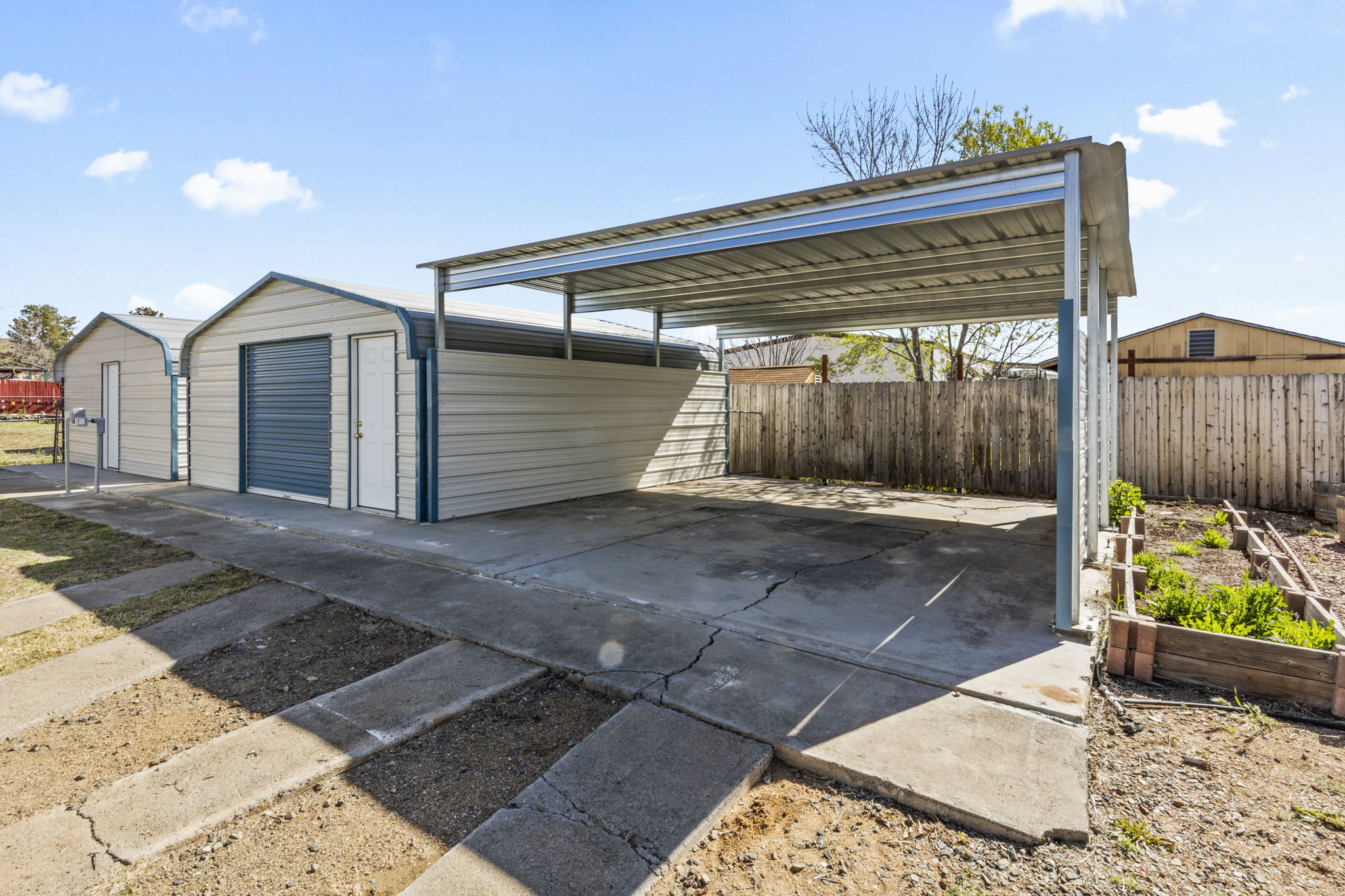 Garage & Carriage House