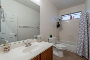  Photo 32