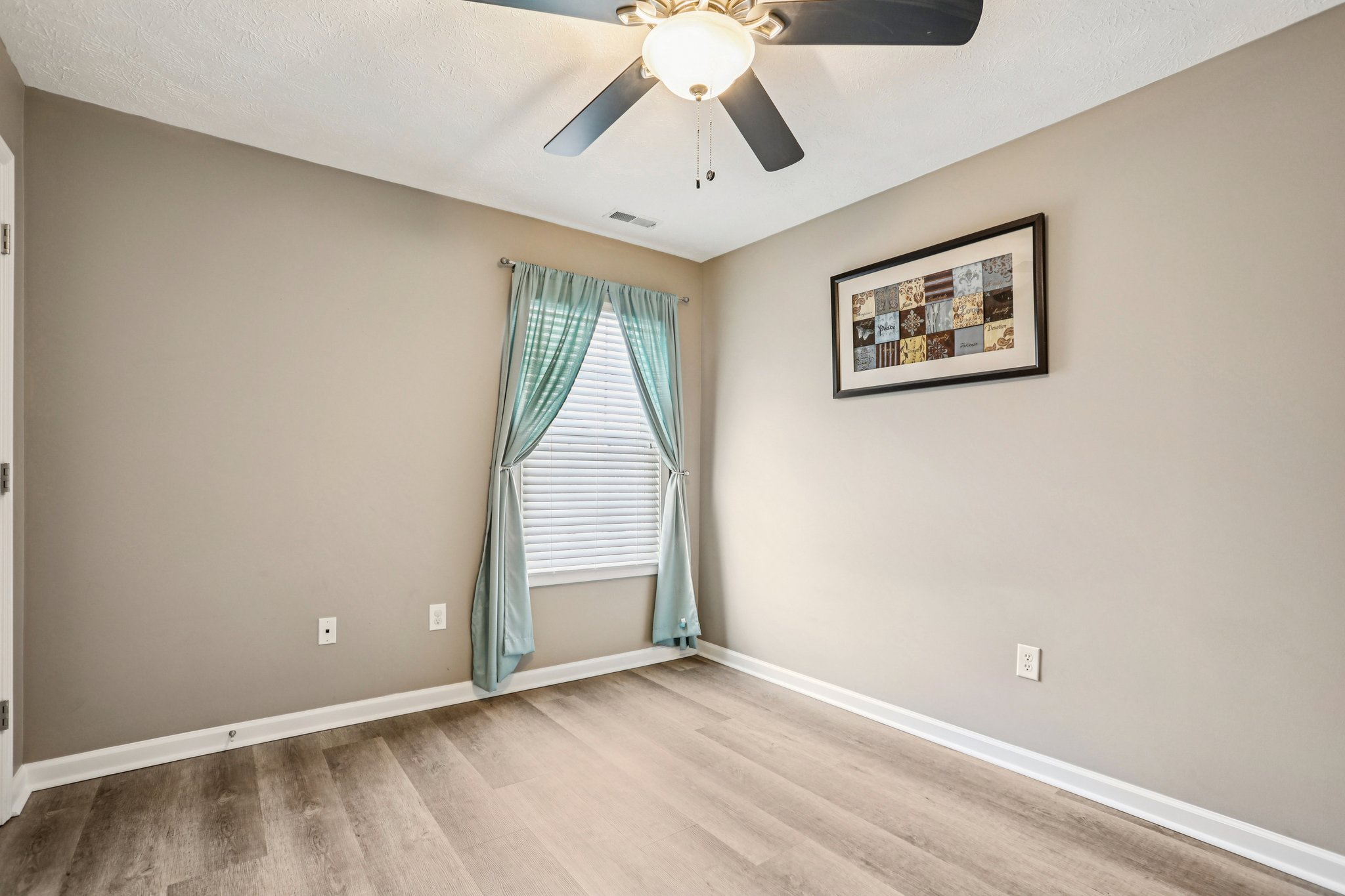 Lewiston Dr-S2402-024.jpg