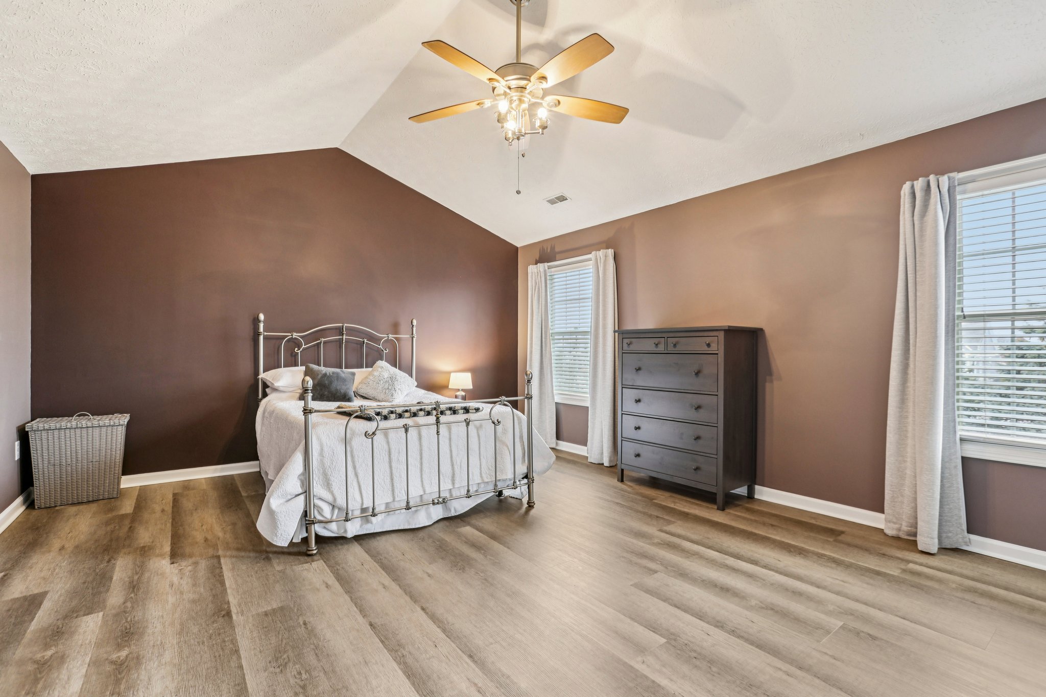 Lewiston Dr-S2402-033.jpg