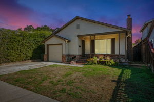 002_1365 Rosewood Ave