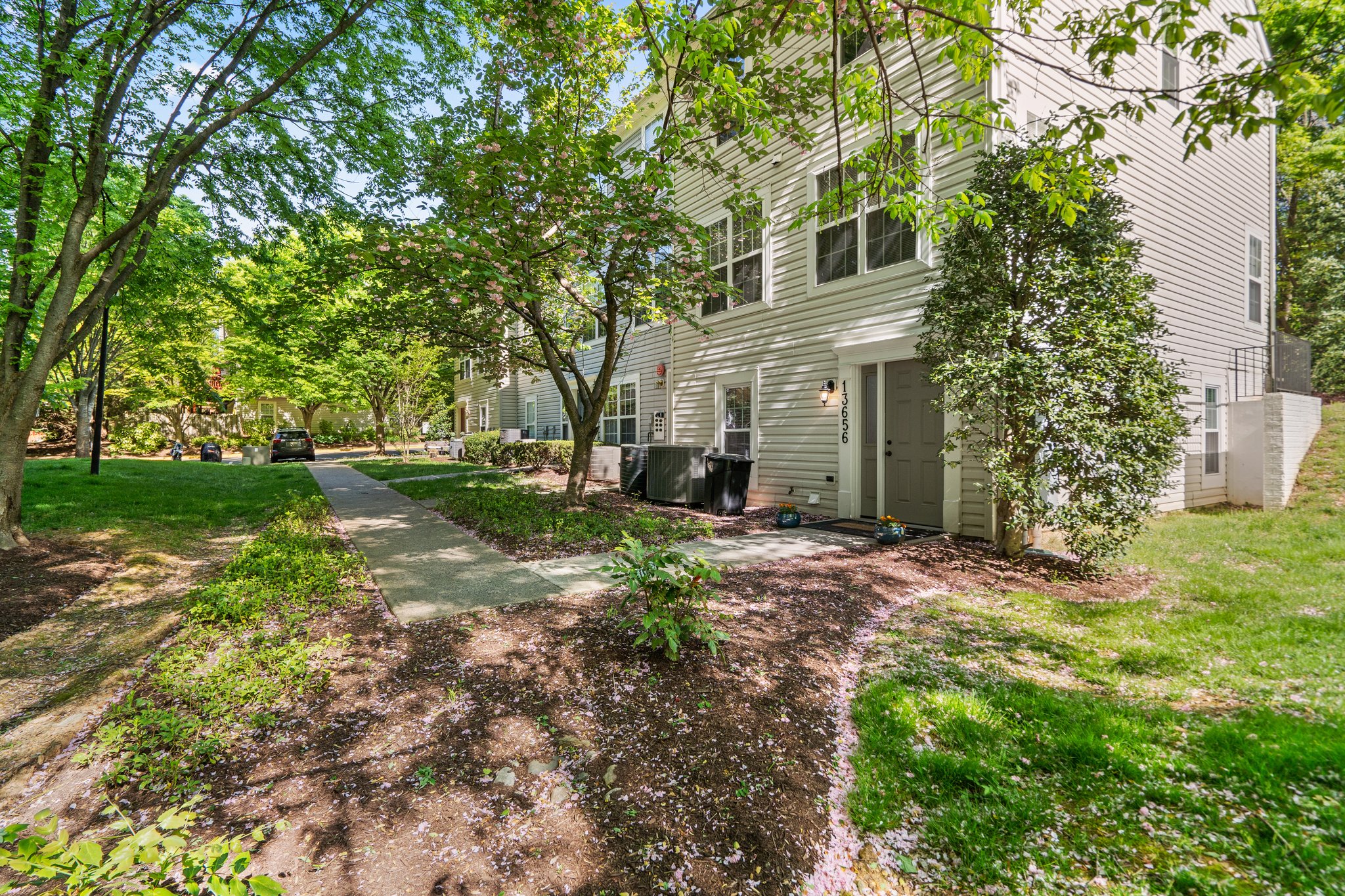 02. 13656 Harvest Glen Way.jpg