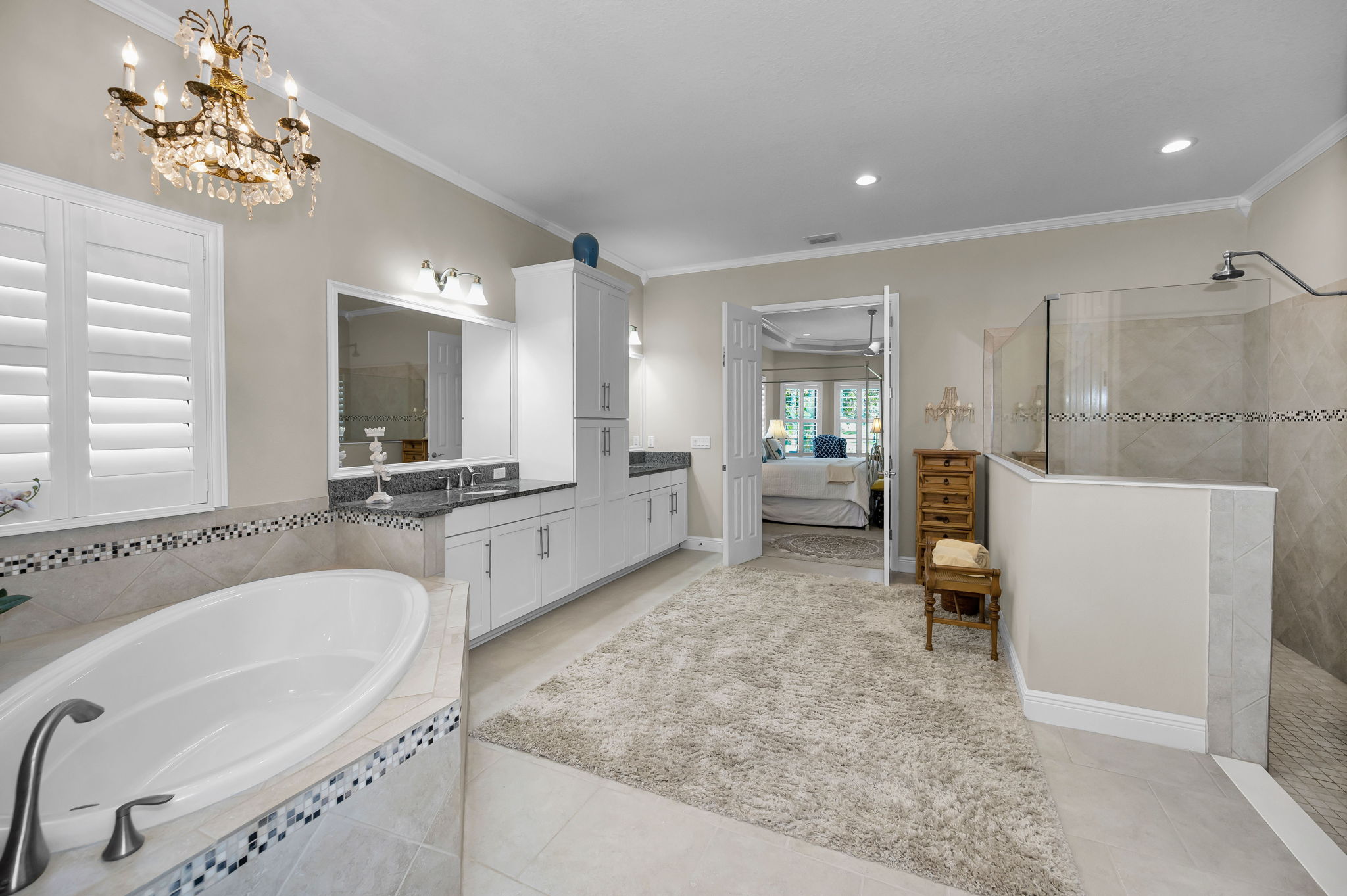 Primary Bathroom1c