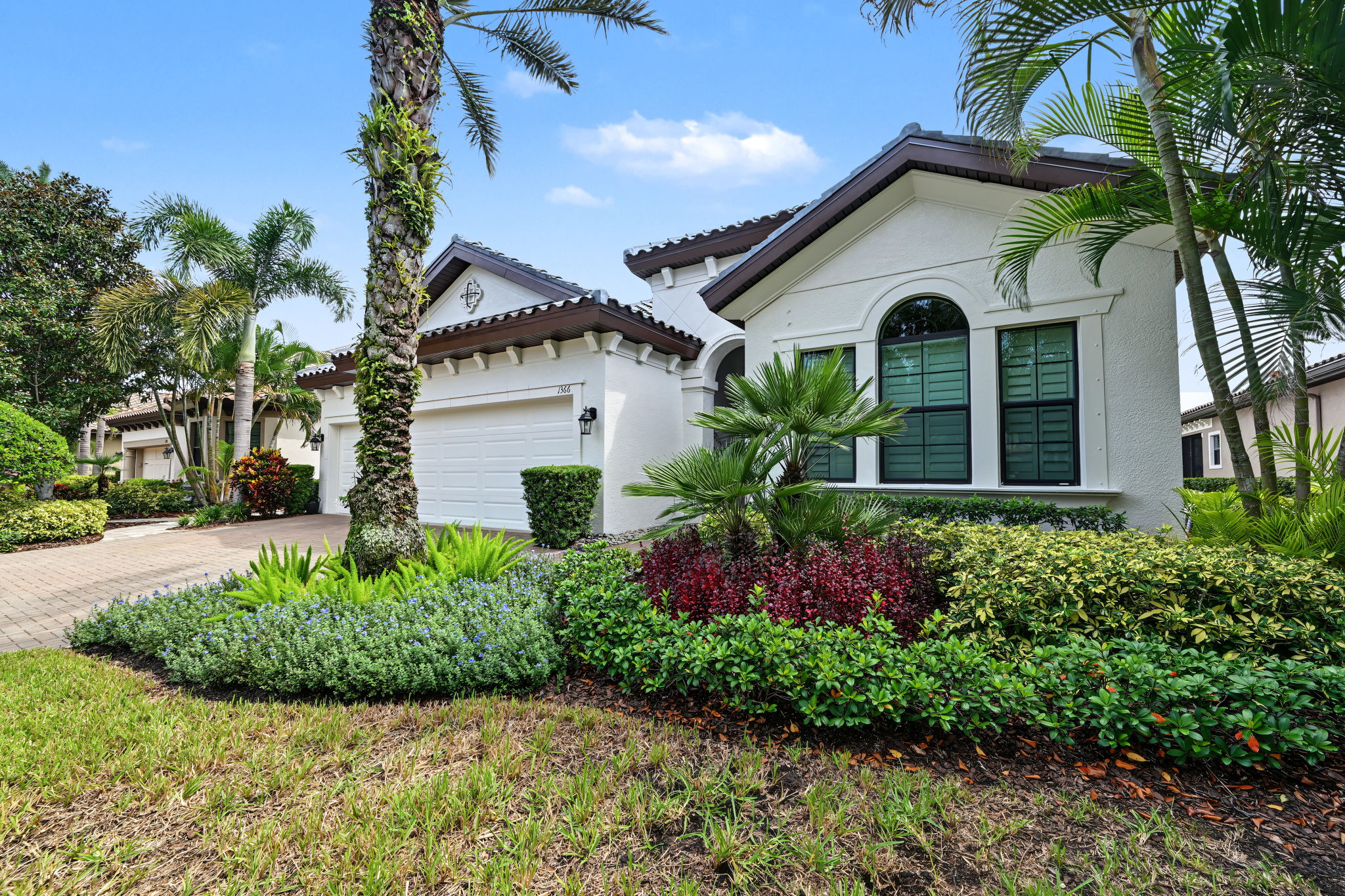 Front Exterior5