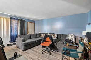 Woodview Ave-S2010-006.jpg