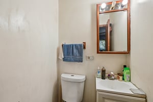 Woodview Ave-S2010-017.jpg