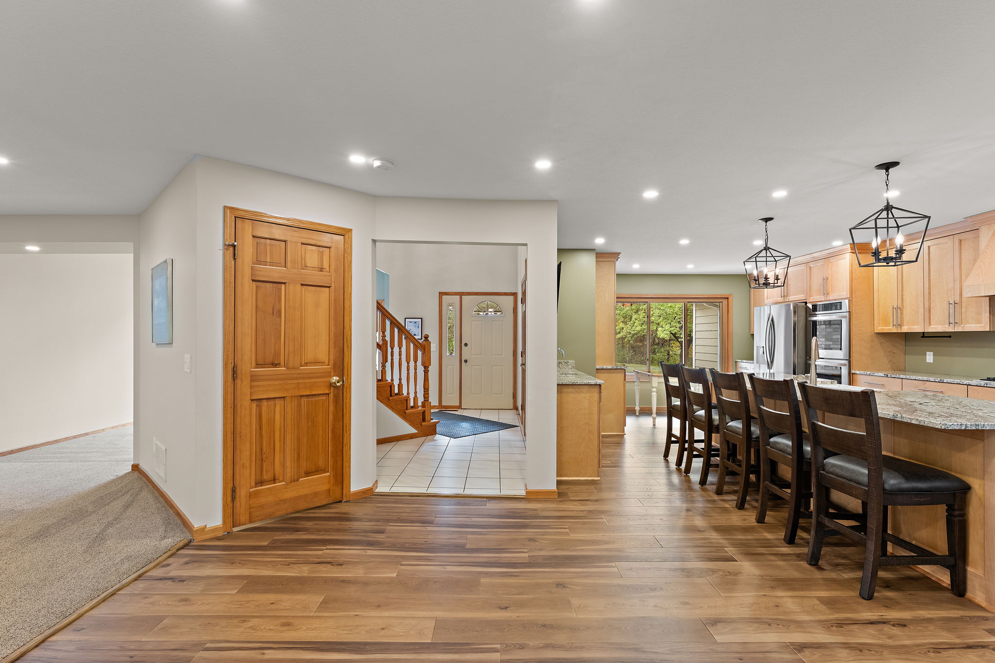 Large Space for Entertaining  (36)