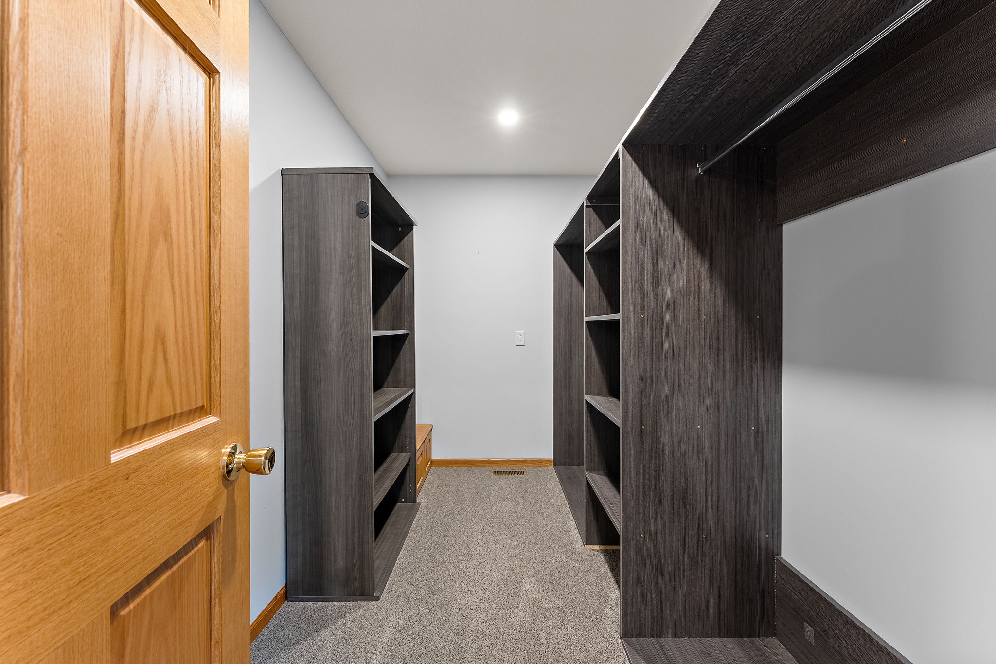 PB 1  Walk-in Closet  (54)