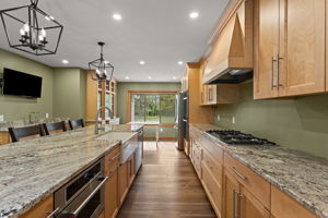 Center Island with Sink  (34)
