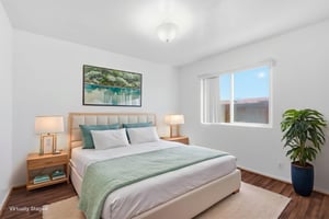 DSC01361 virtually staged.jpeg