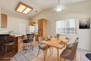 DSC01244 virtually staged.jpeg