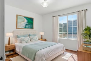 DSC01316 virtually staged.jpeg