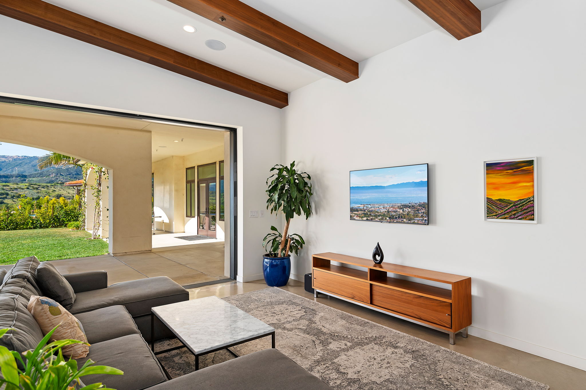 09 - Living Area