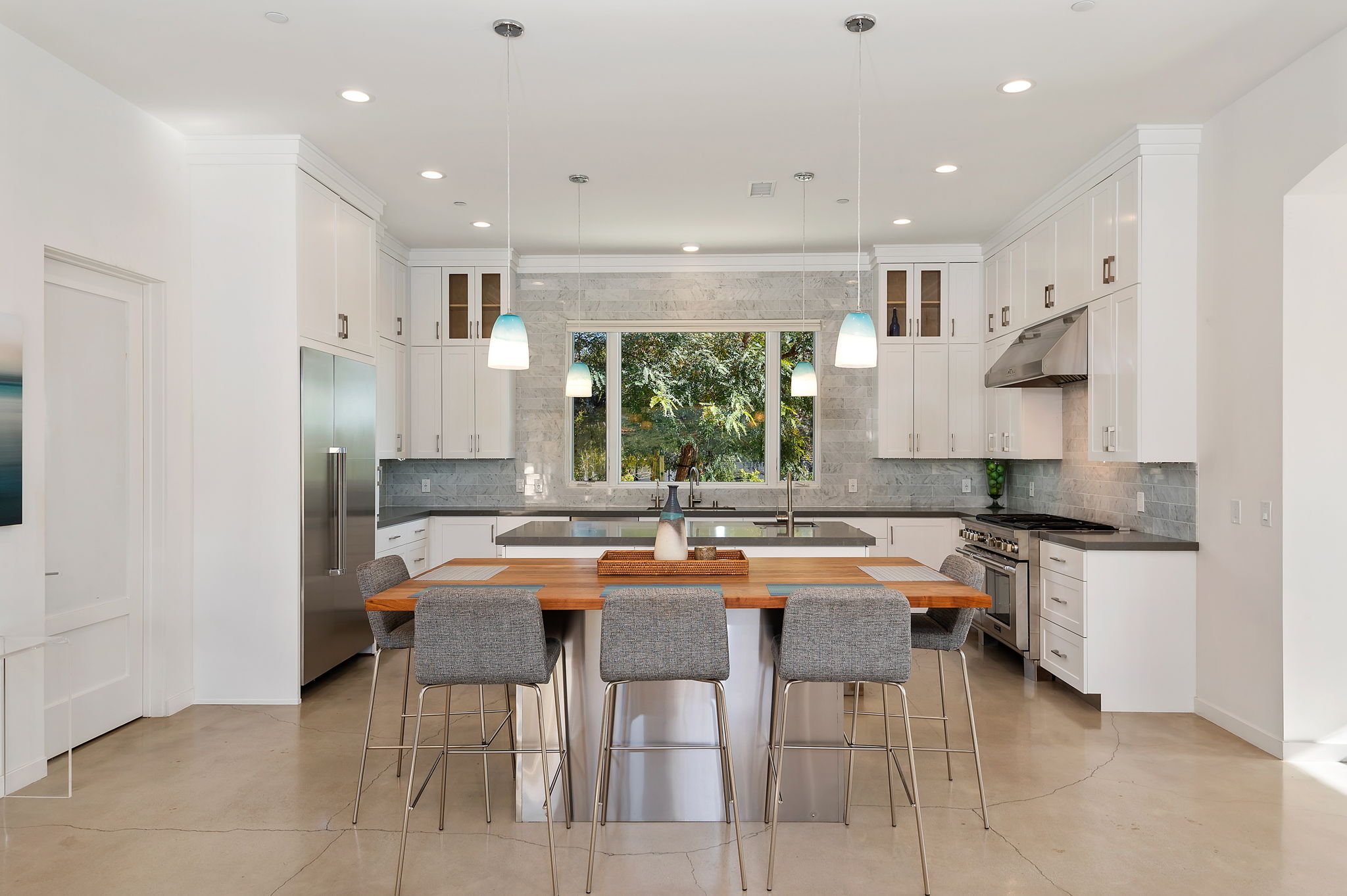 16 - Kitchen
