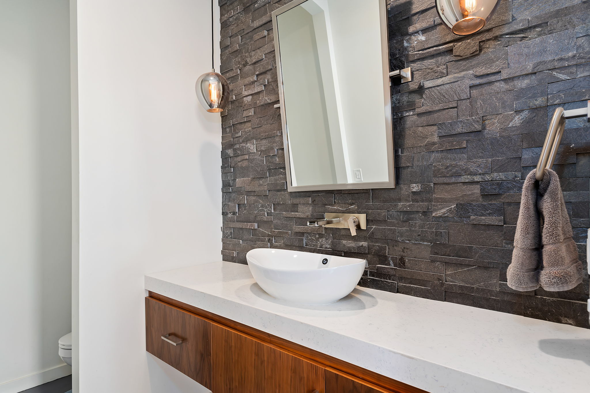 40 - Powder Room
