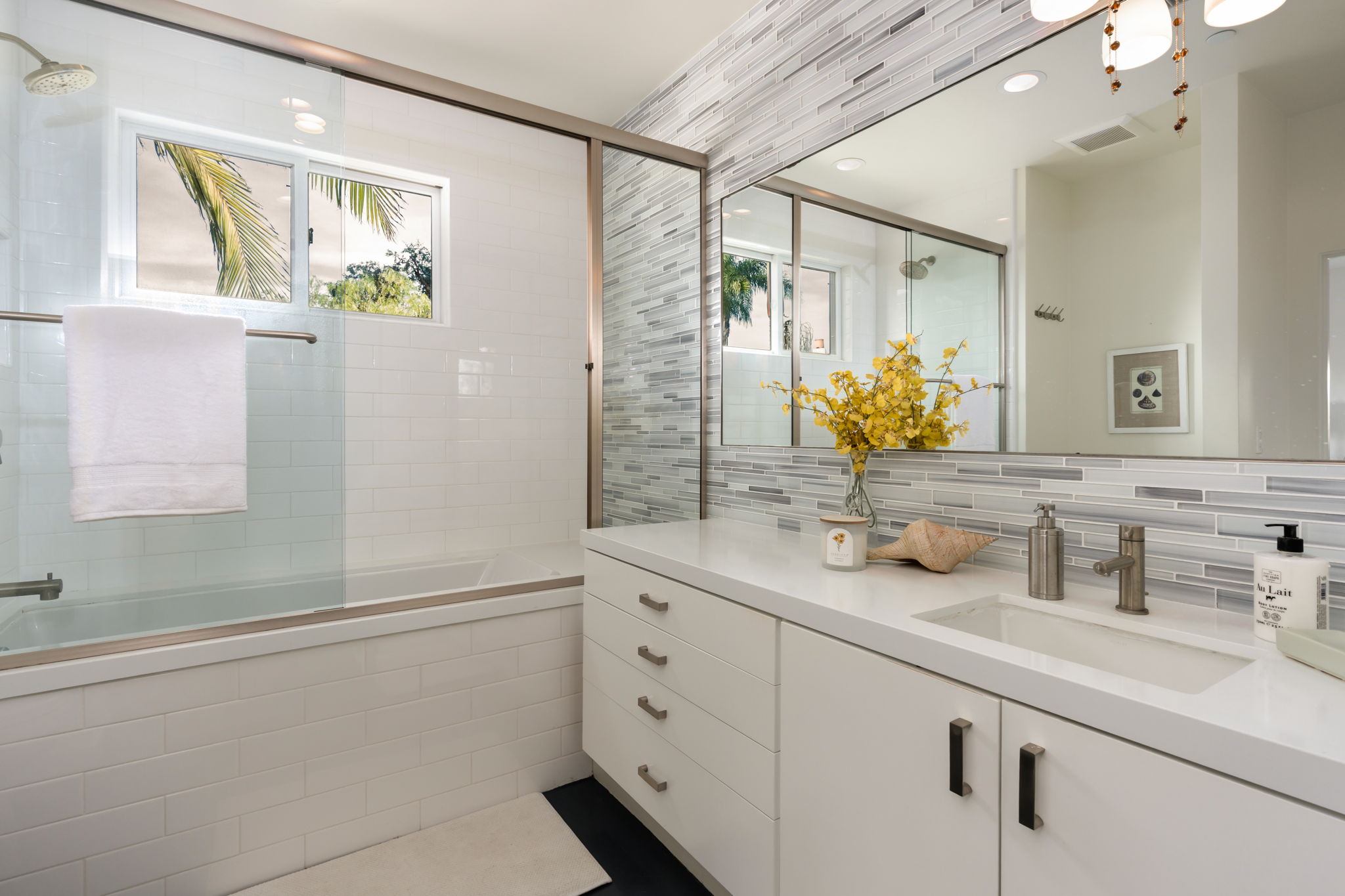 19-1367 Via Veneto 19