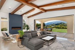06 - Living Area